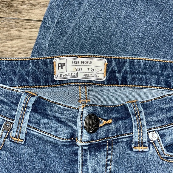 Free People Low Rise Flare Jeans W24 Short - Picture 4 of 4